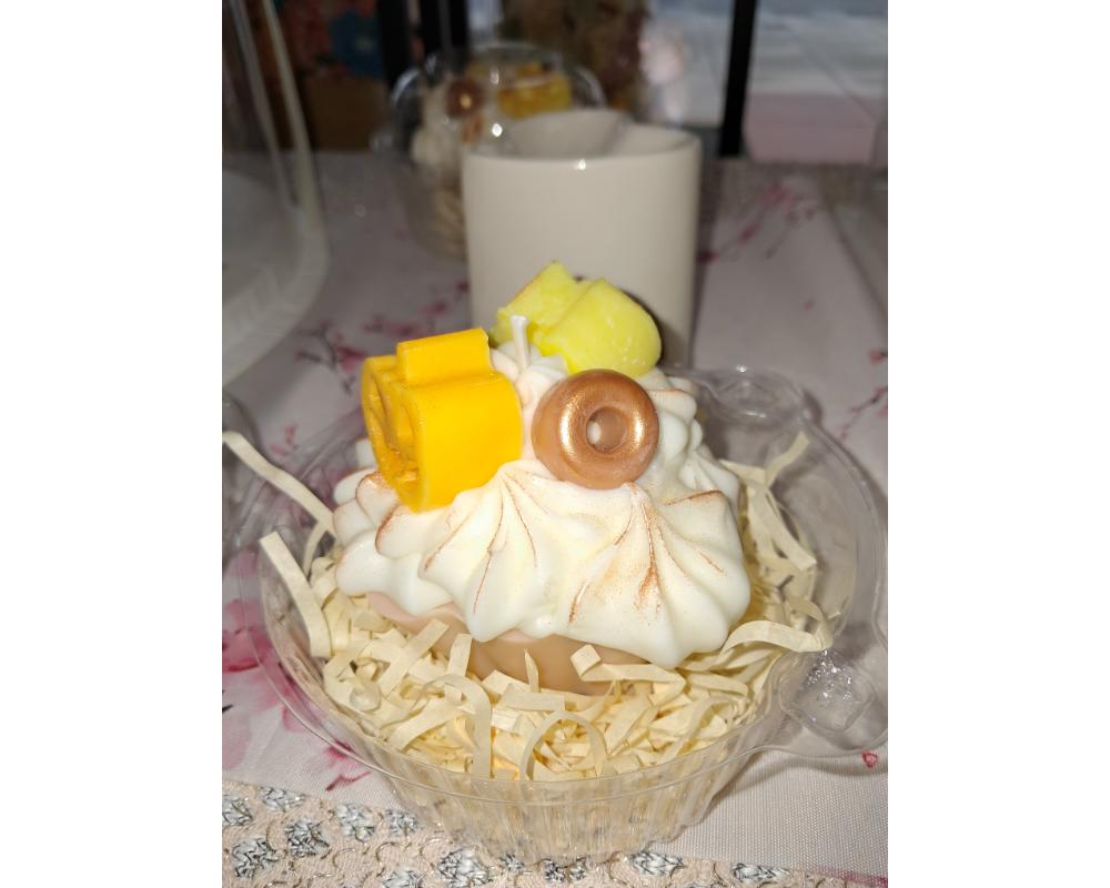 Halloween 3D Cupcake / The Eco-Luxury Patisserie Drop